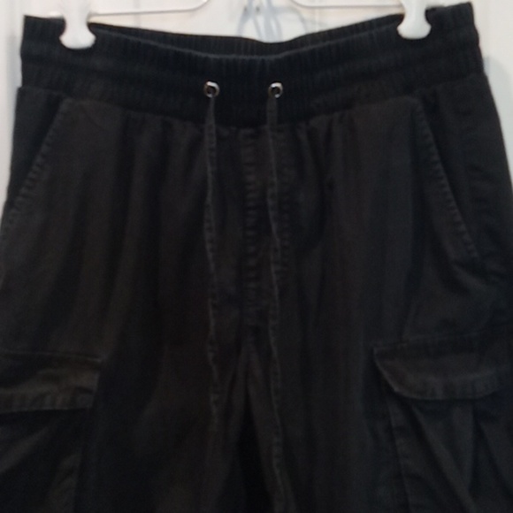 No Boundaries Black Cargo Shorts - Picture 2 of 5